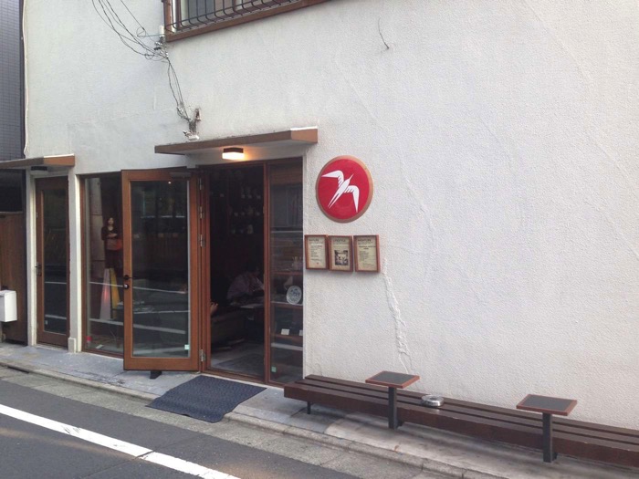 【富ヶ谷カフェ】ノルウェーから来た「Fuglen Tokyo（フグレントーキョー）」は、ヴィンテージ家具も買える北欧スタイルのカフェバー。